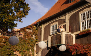 das Brautpaar im Sonnenlicht - Hochzeitsfotograf Radebeul