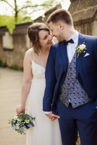 Brautpaar in der Altstadt von Meißen - Hochzeitsfoto